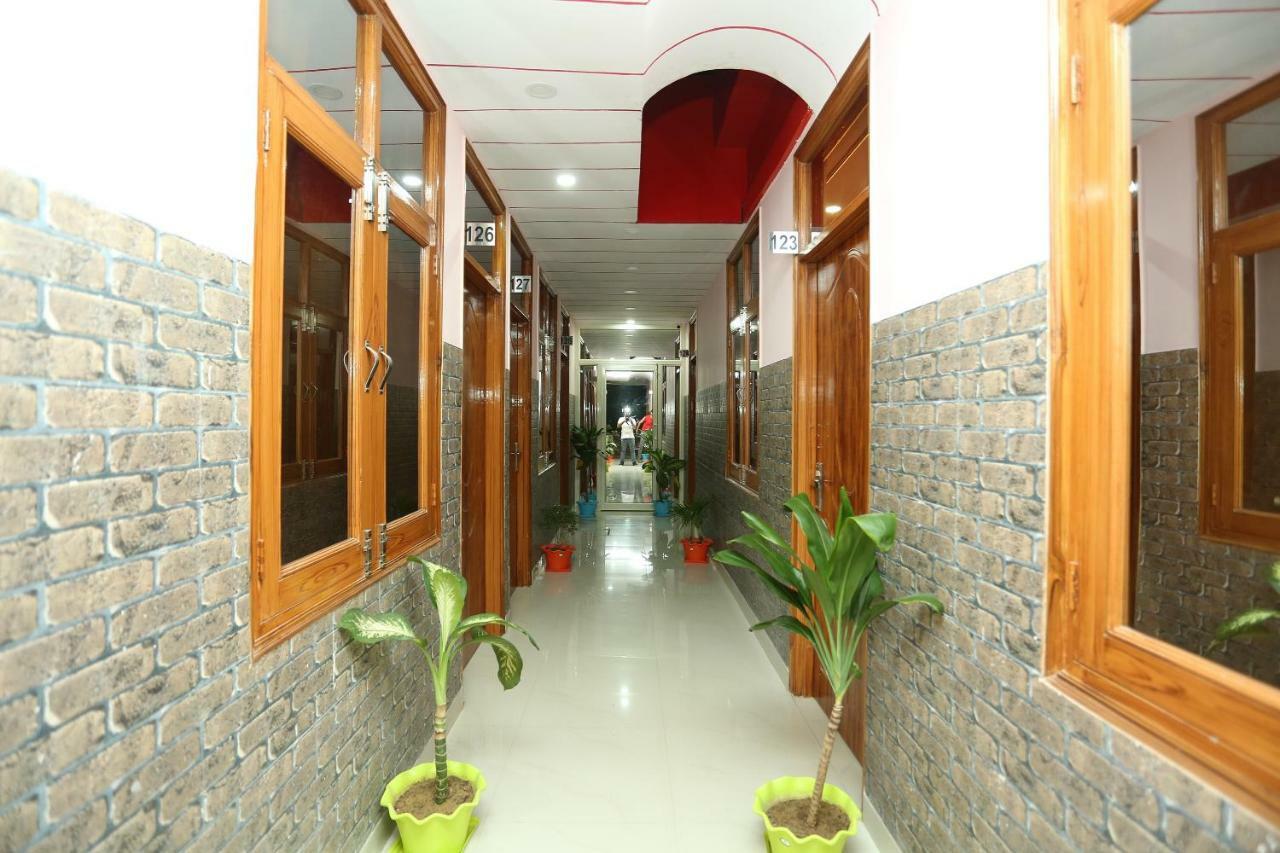 Oyo 18597 Satyam Hotel Meerut Eksteriør billede