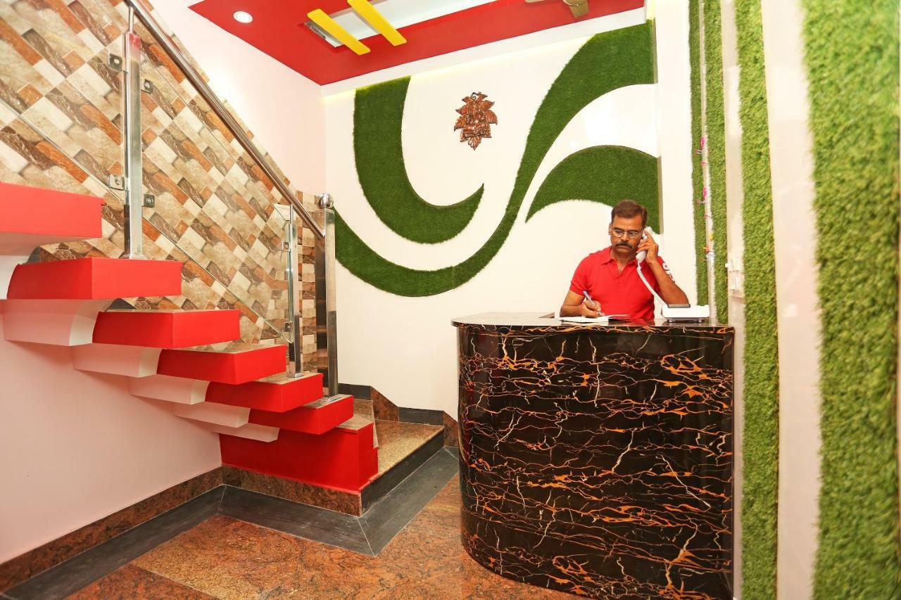 Oyo 18597 Satyam Hotel Meerut Eksteriør billede