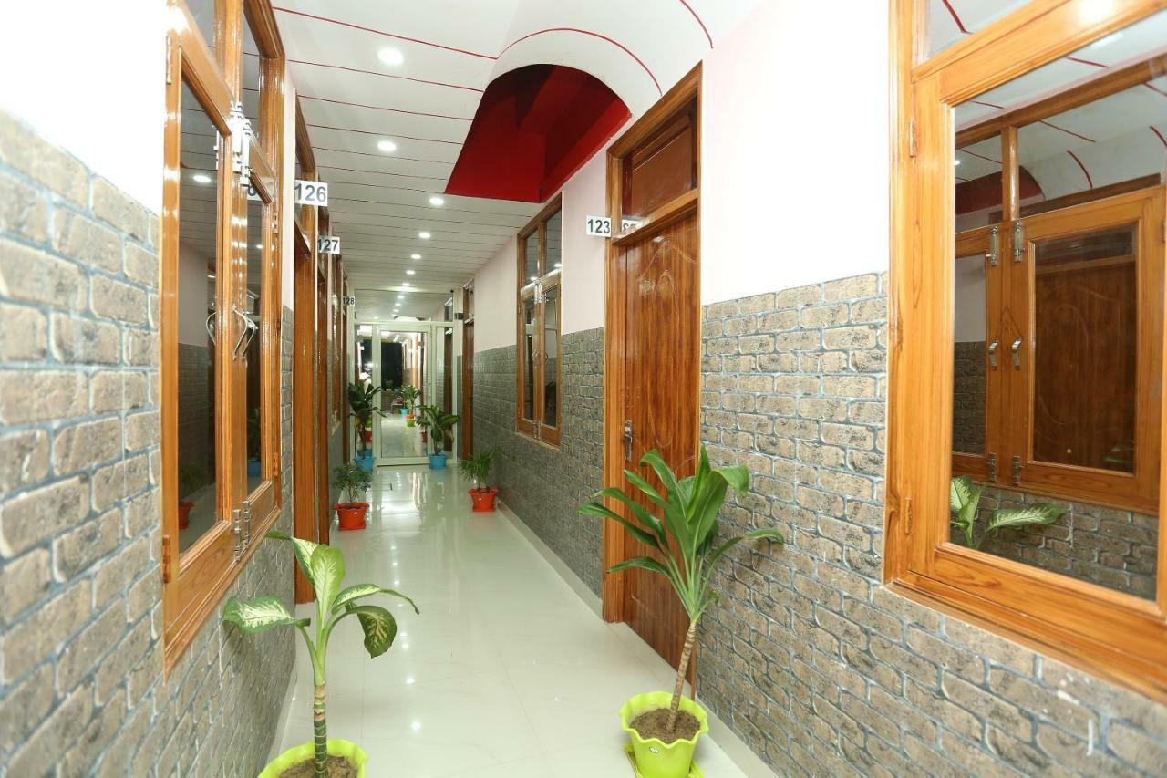 Oyo 18597 Satyam Hotel Meerut Eksteriør billede